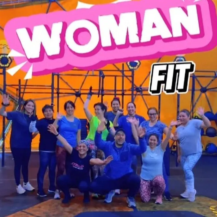 Grupo de alumnas de Woman Fit celebrando en CFC